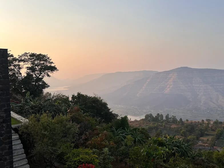 3 BHK CLIFF SIDEAWAY - PANCHGANI